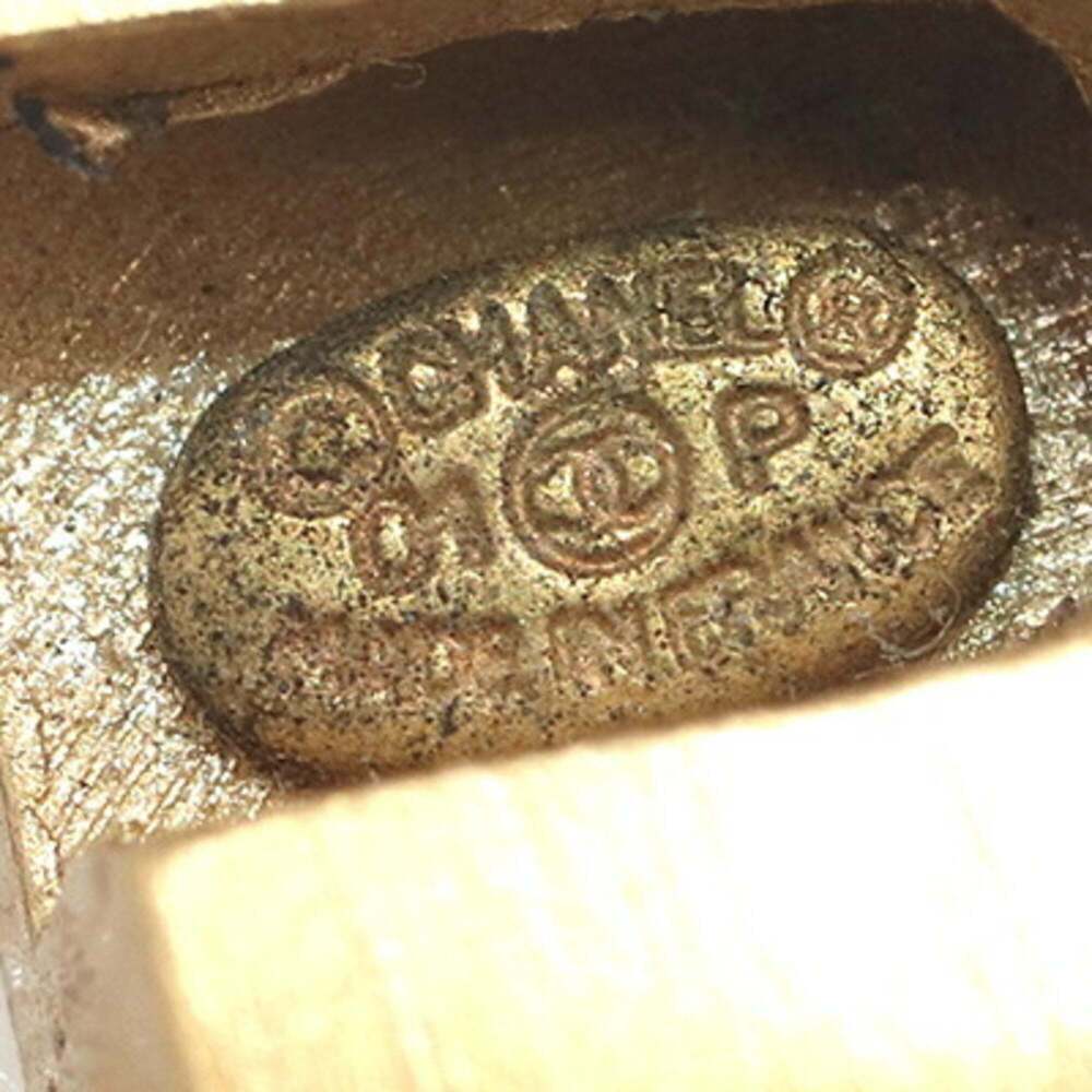 CHANEL Brooch - Picture 3 of 7